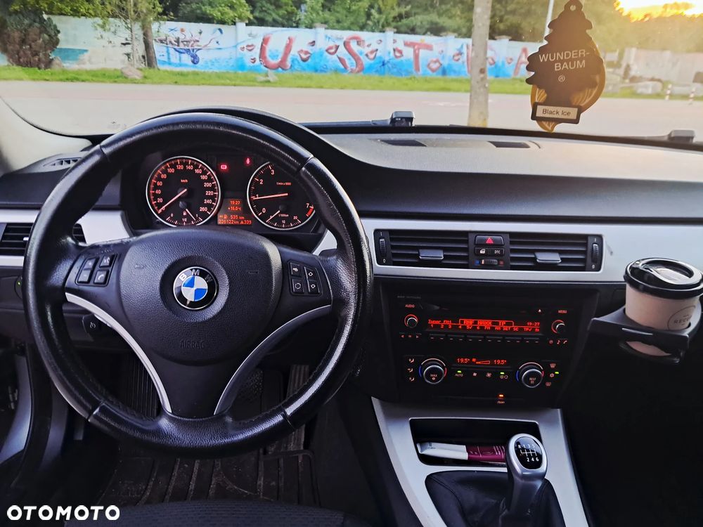 BMW Seria 3 320i - 13