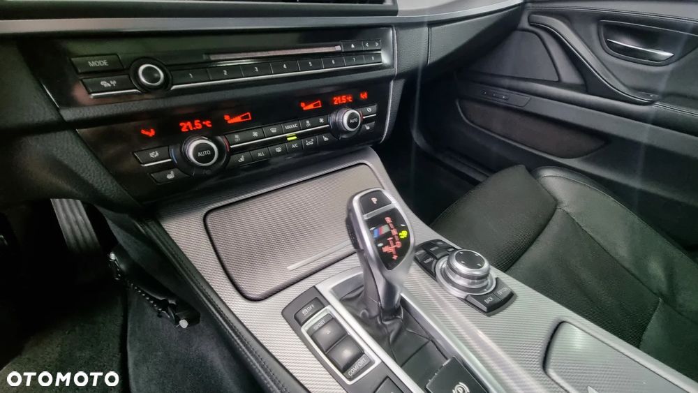 BMW Seria 5 M550d xDrive Sport-Aut - 14