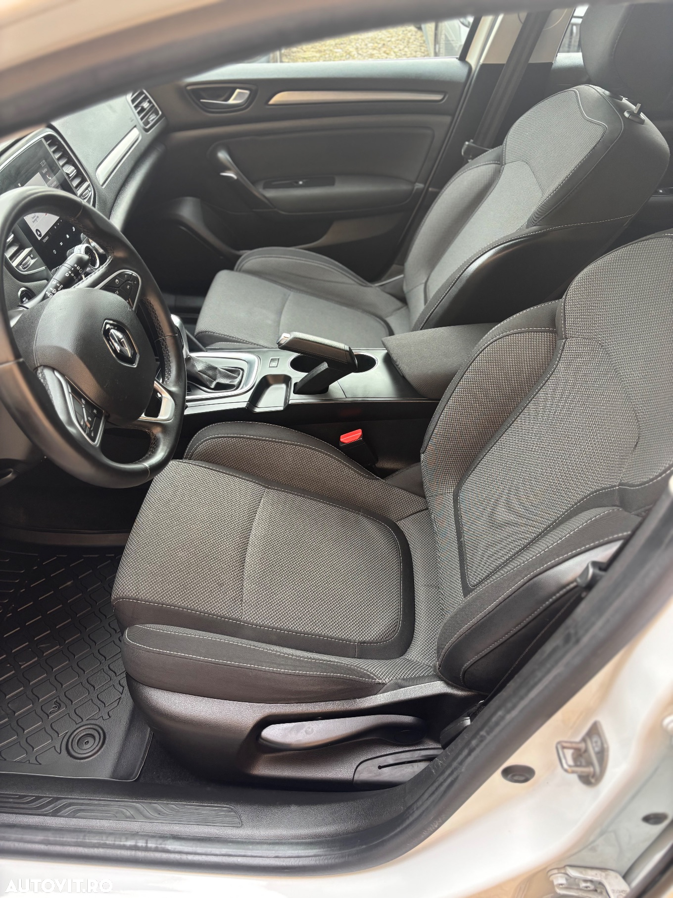 Renault Megane BLUE dCi 115 EDC Techno - 9