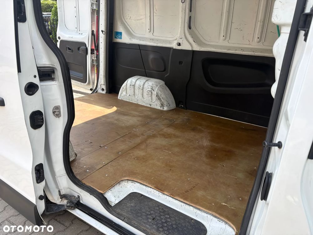 Renault Trafic - 10