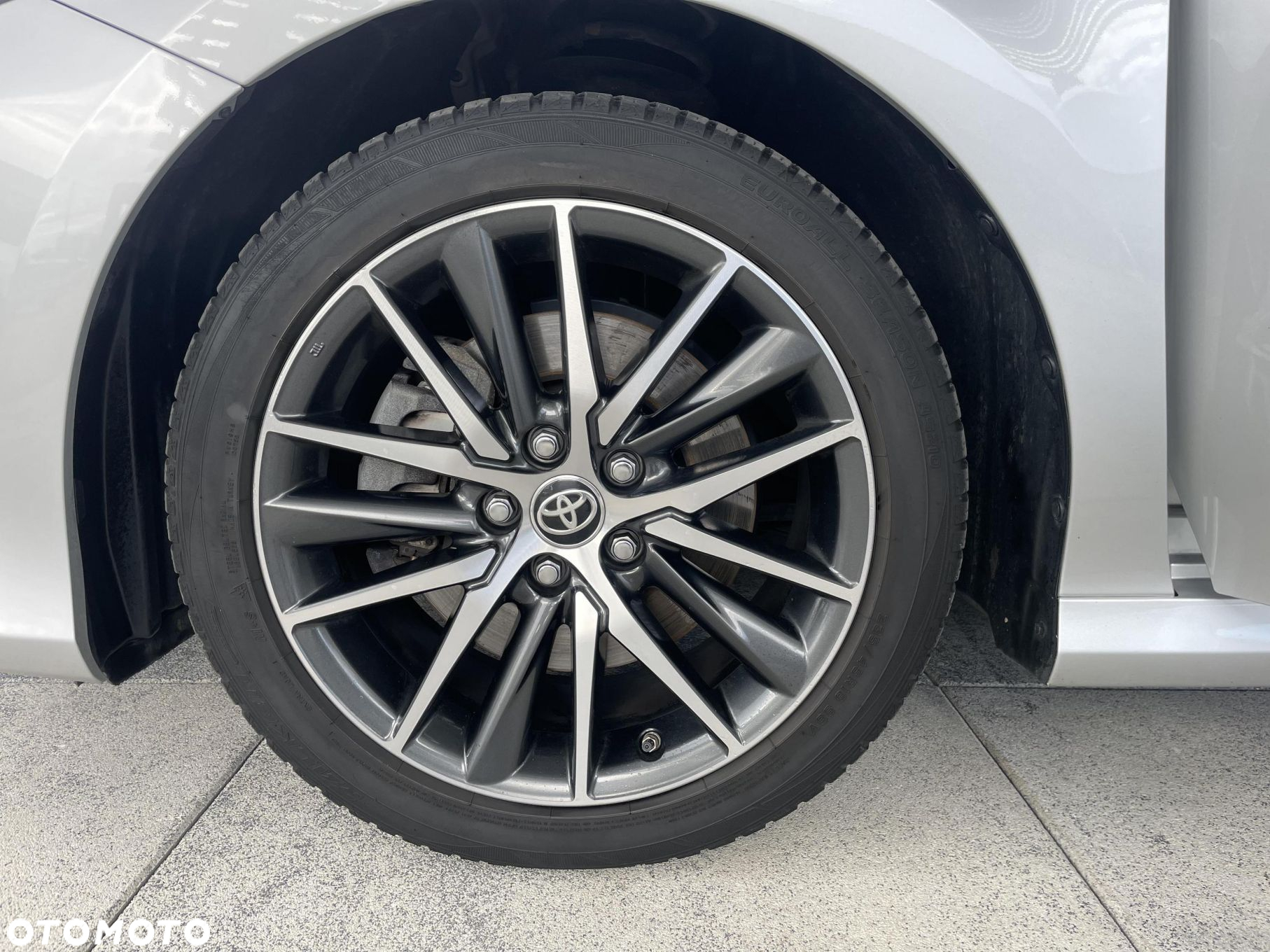 Toyota Camry - 19