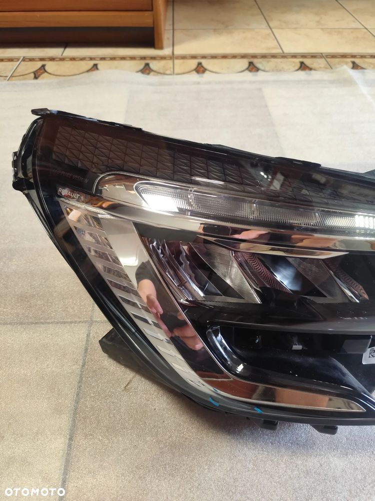 Reflektor Prawy Renault Clio V 2019- 7 PINÓW - 2