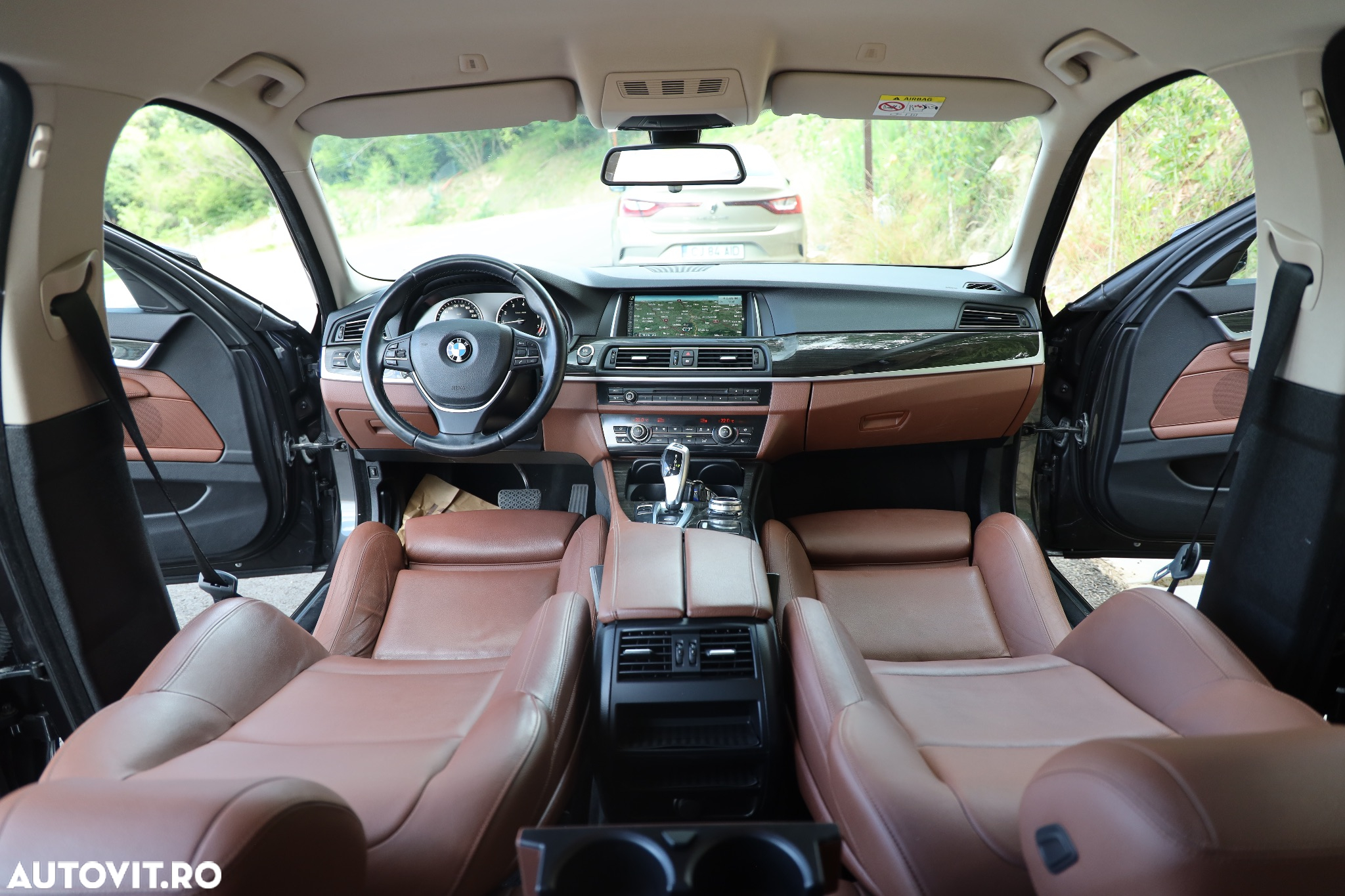 BMW Seria 5 520i Touring Aut. Luxury Line - 14