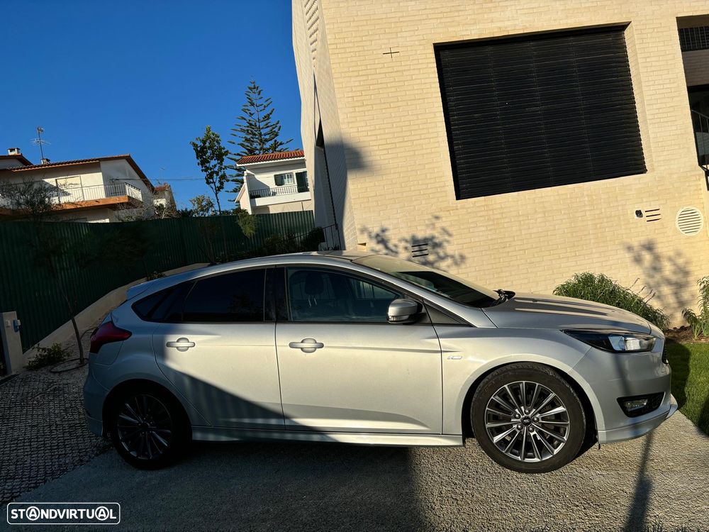 Ford Focus 1.0 EcoBoost ST-Line - 5