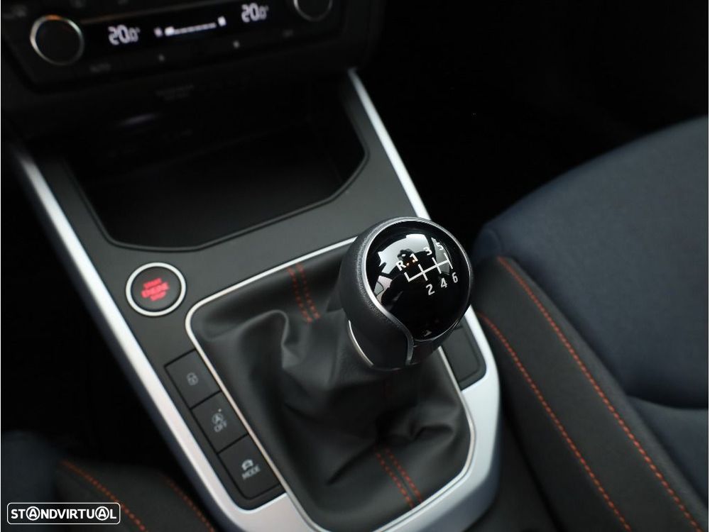 SEAT Arona 1.0 TSI FR - 23