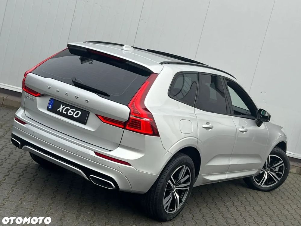 Volvo XC 60 T5 AWD R-Design - 1