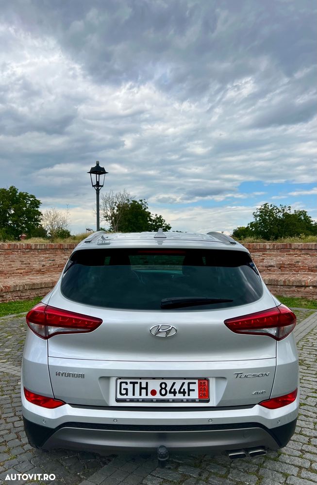 Hyundai Tucson 2.0 CRDI 4WD 6AT Luxury+ - 14