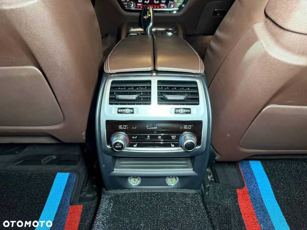 BMW Seria 5 530i Sport Line - 25