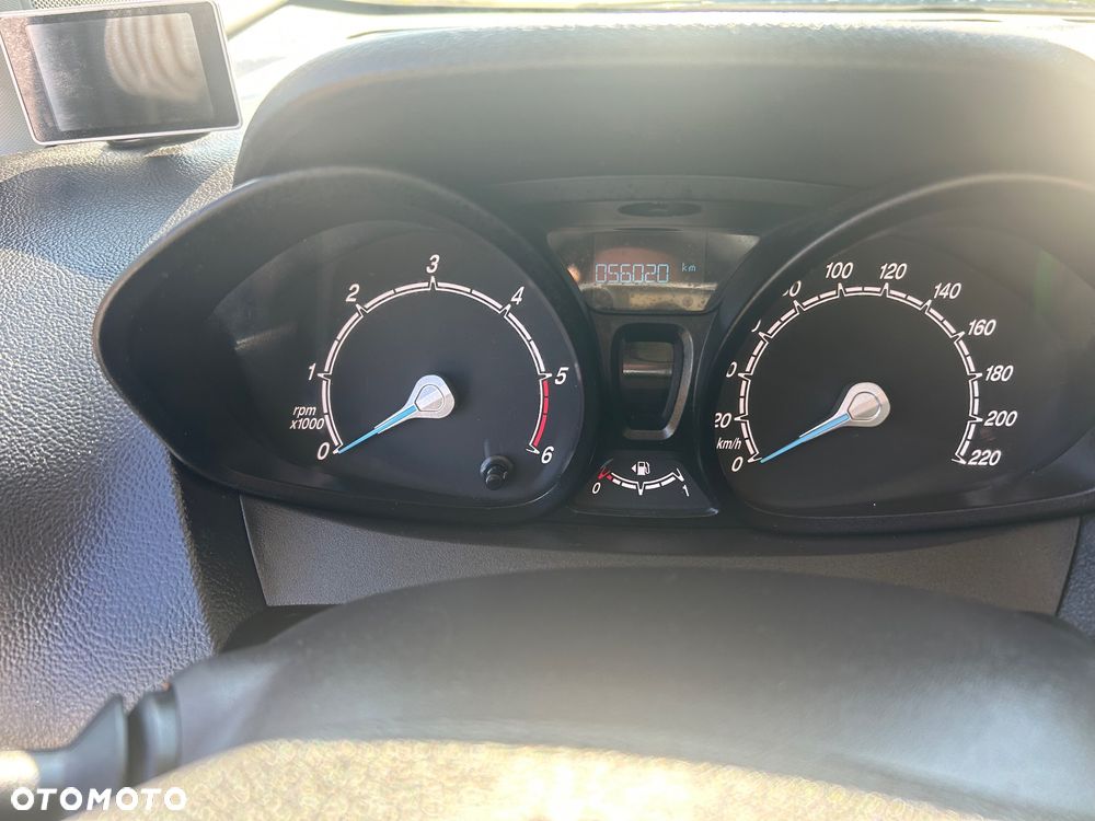 Ford Transit courier - 12