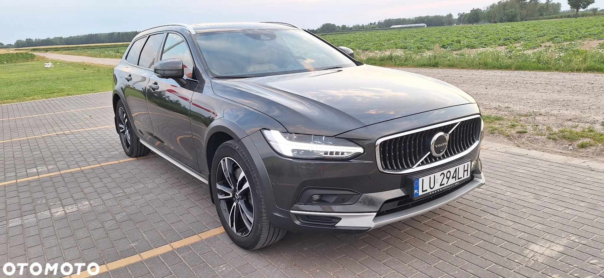Volvo V90 D5 SCR AWD Momentum Pro - 6