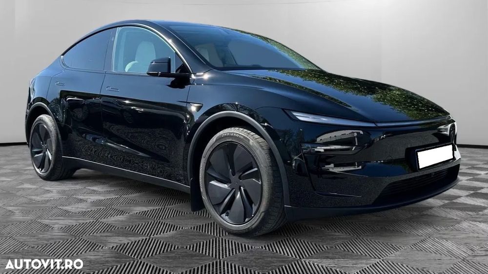Tesla Model Y AWD Performance - 2