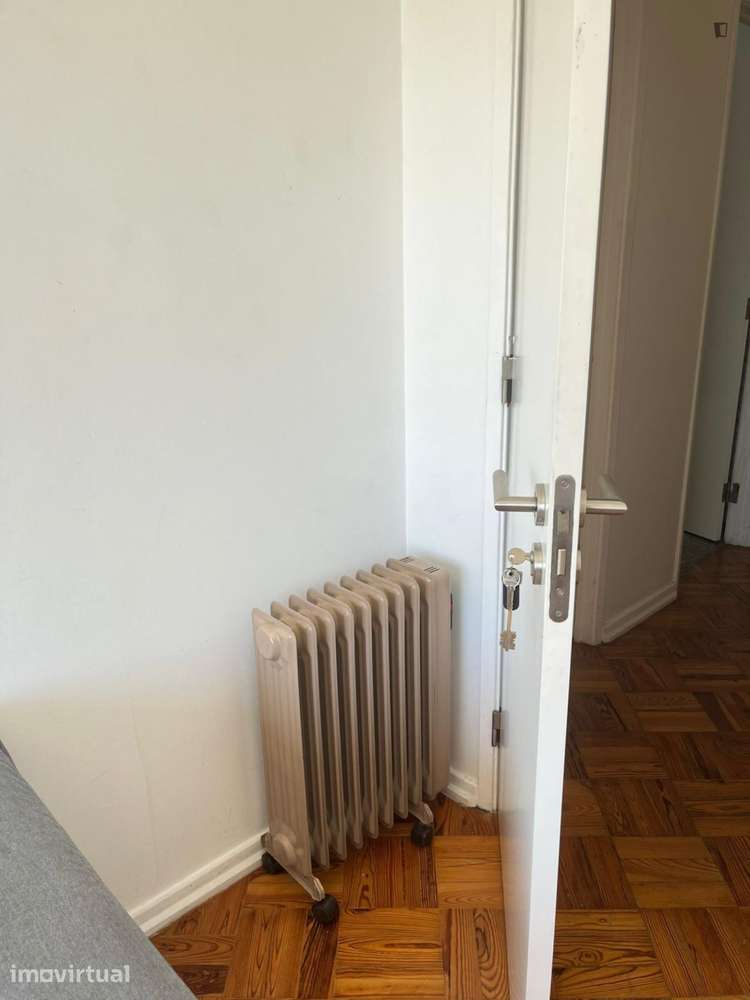 Quarto - localizado em Benfica Lisbon - Grande imagem: 4/13