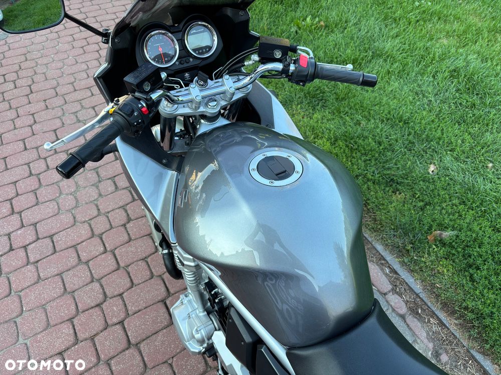 Suzuki Bandit - 24