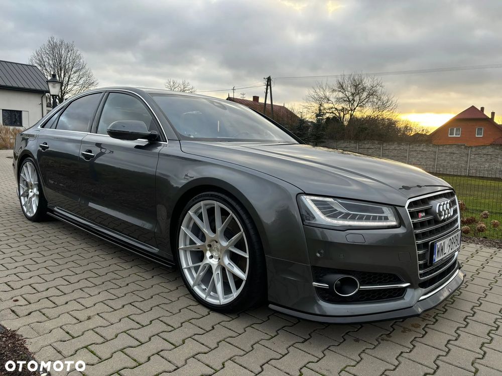 Audi S8 - 10