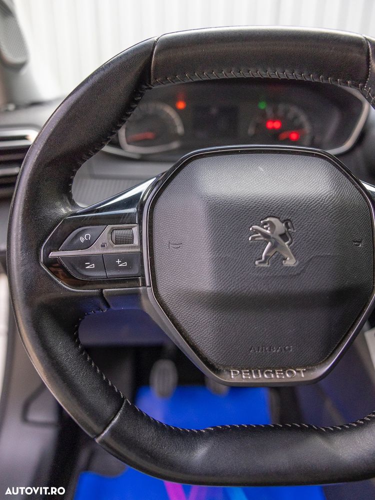 Peugeot 2008 1.5 BlueHDI FAP Allure - 19