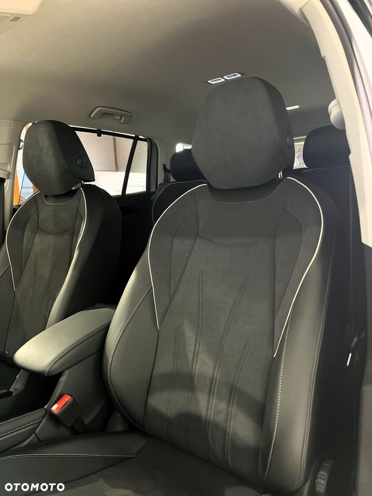 Volkswagen Tayron 2.0 TDI SCR 4Mot Elegance DSG - 12