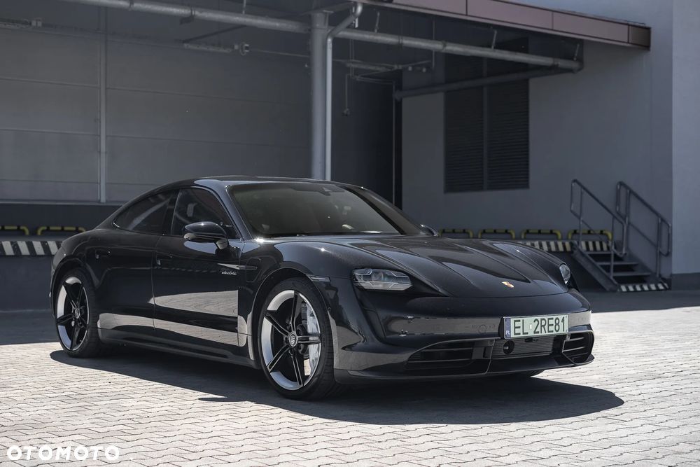 Porsche Taycan Turbo - 3
