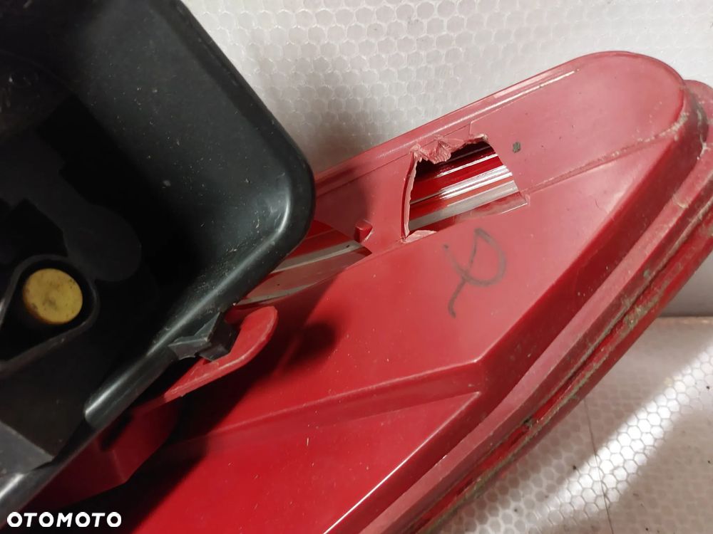 .  LAMPA TYL TYLNA LEWA PEUGEOT 407 SW KOMBI !USZKODZONA! - 4