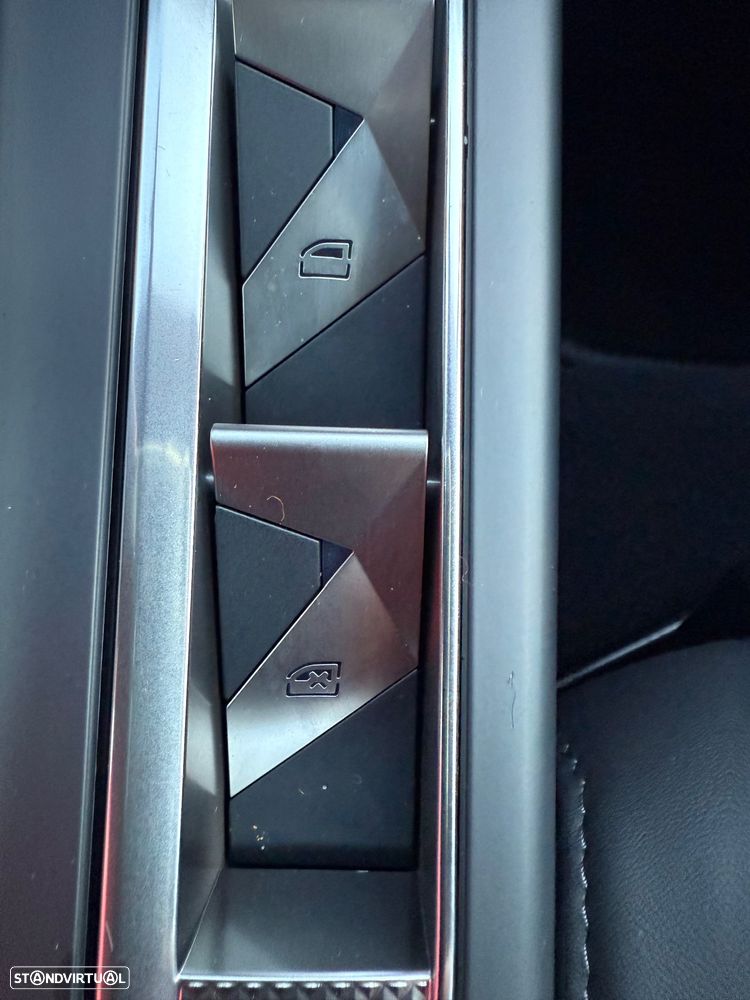 DS DS3 Crossback E-TENSE PERFORMANCE LINE + - 26