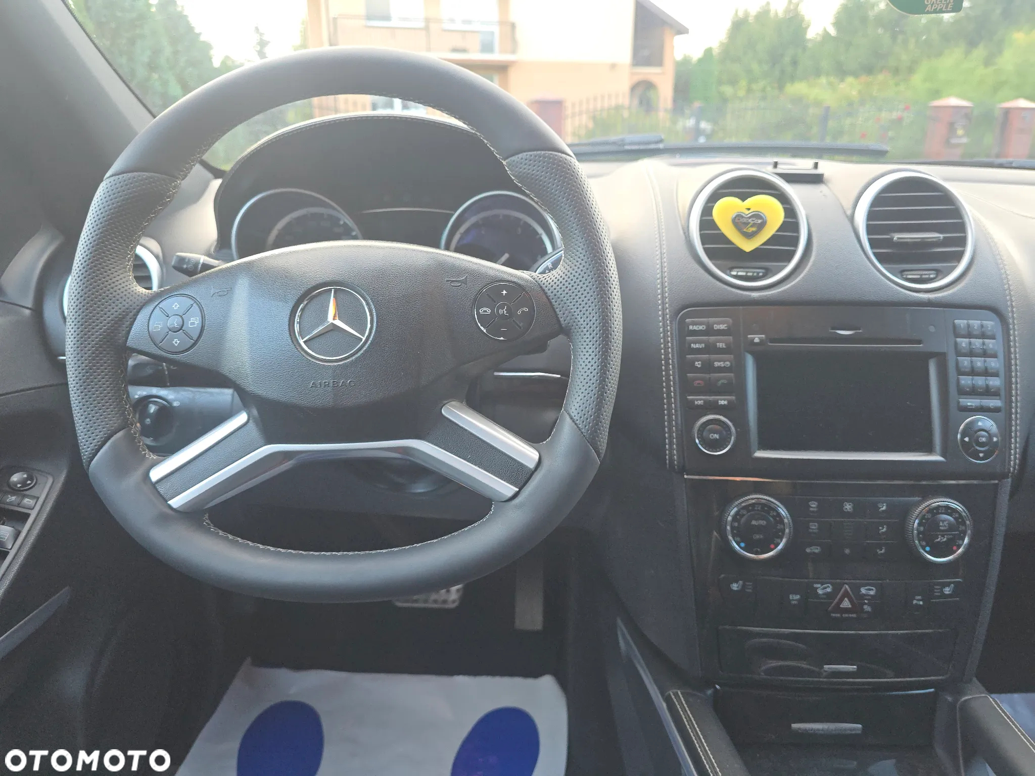 Mercedes-Benz ML - 22