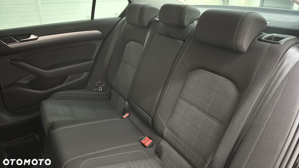 Volkswagen Passat 2.0 TDI EVO Business DSG - 18