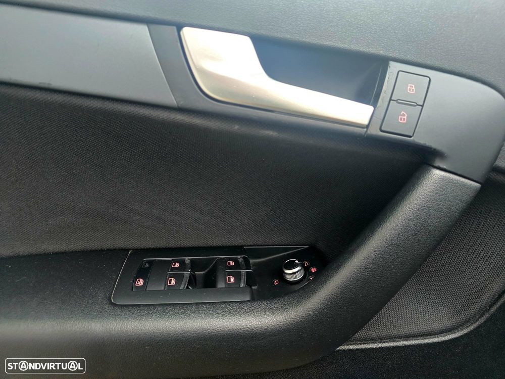 Audi A3 Sportback 1.6 TDI Attraction Business Line - 12