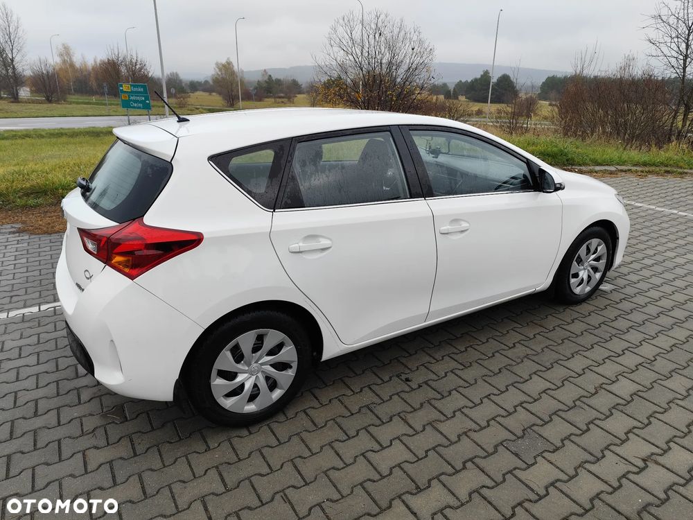 Toyota Auris - 3