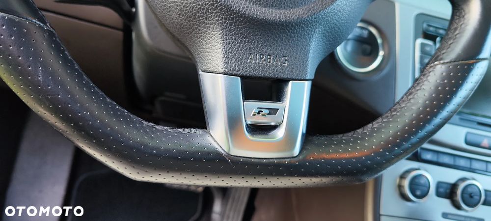 Volkswagen CC 3.6 V6 4Motion DSG - 23