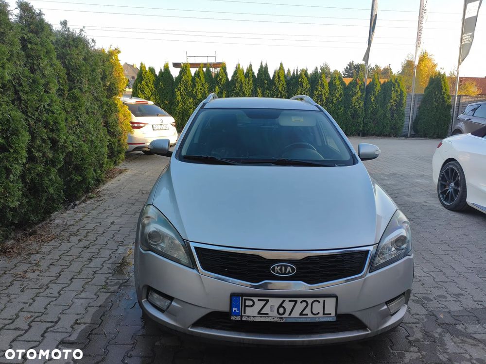 Kia Ceed 2011 photo 3