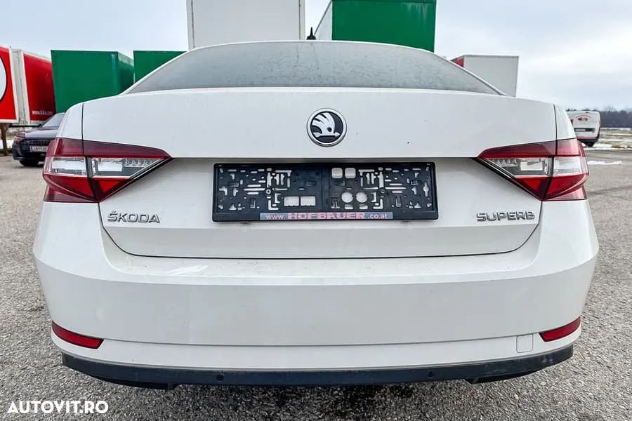 Skoda Superb 2.0 TDI DSG Style - 2