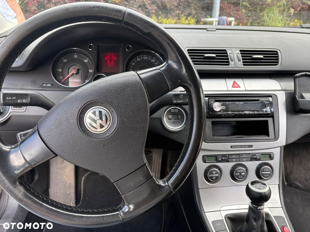 Volkswagen Passat 2.0 TDI Comfortline - 15
