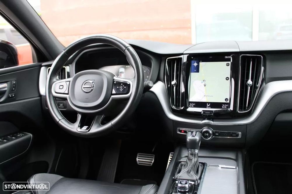 Volvo XC 60 2.0 D4 R-Design Geartronic - 24