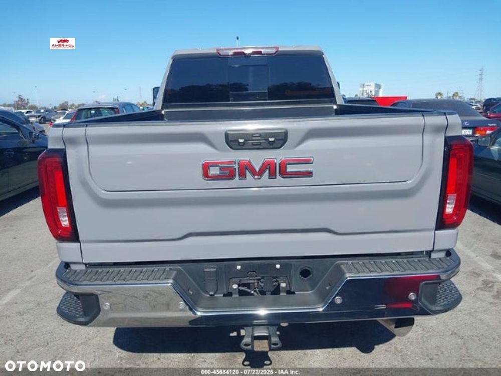 GMC Sierra - 4