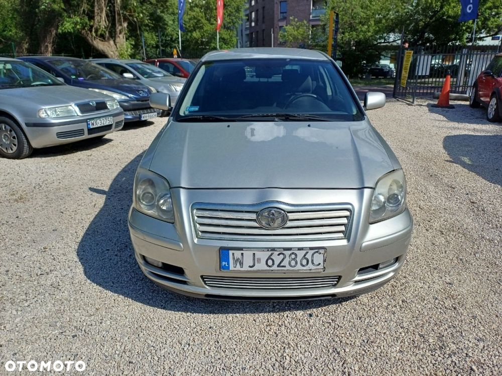 Toyota Avensis - 2