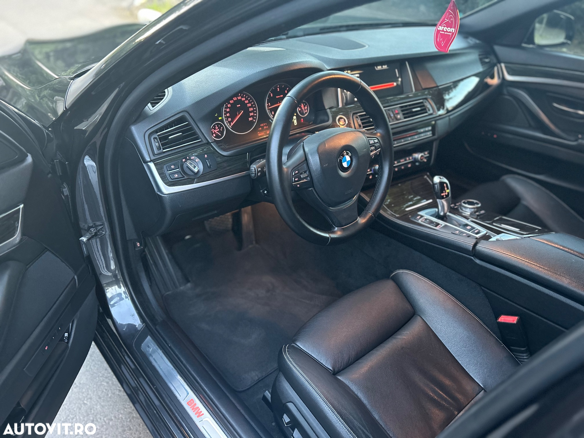 BMW Seria 5 530d xDrive - 11