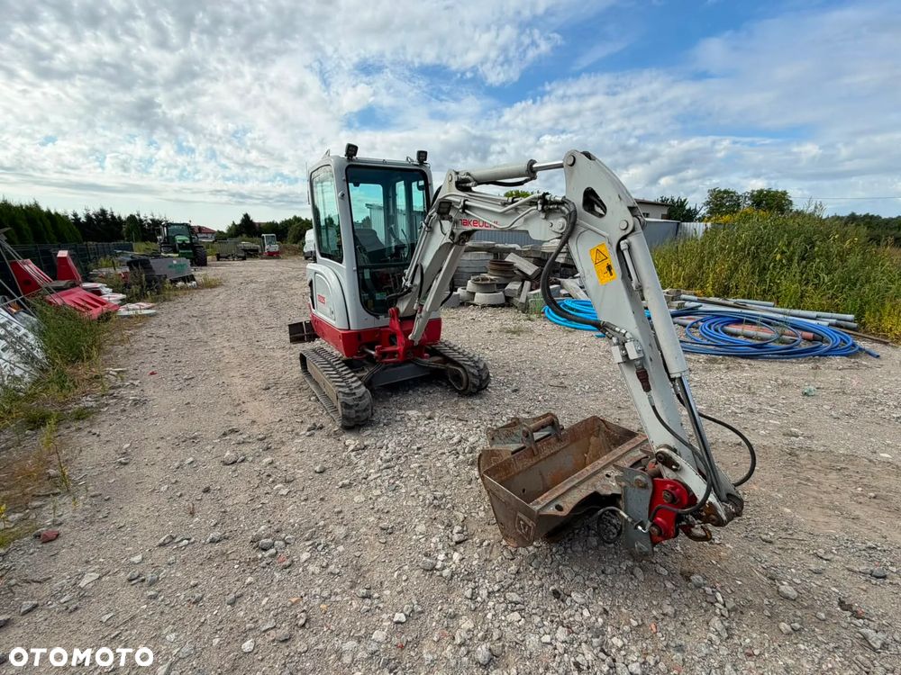 Takeuchi TB225 - 4