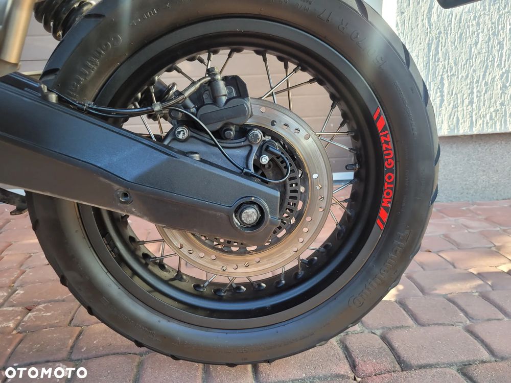 Moto Guzzi V85 - 6