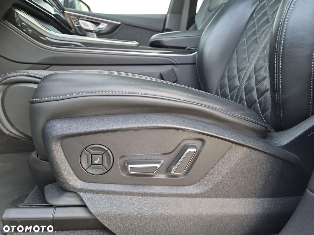 Audi Q7 - 12