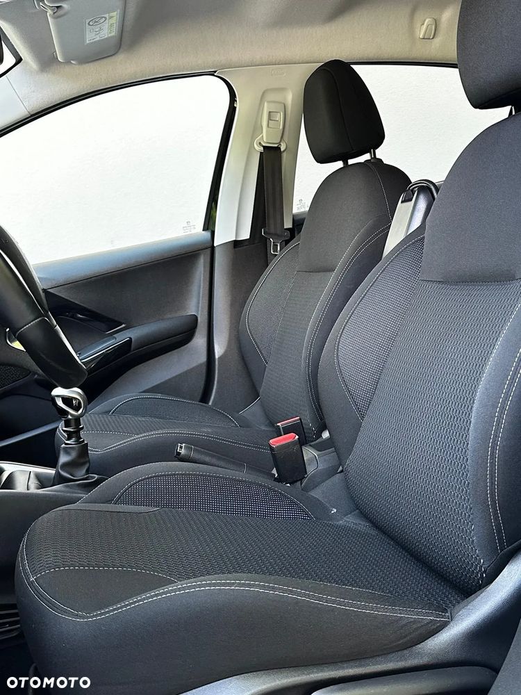 Peugeot 208 PureTech 110 Stop & Start Signature - 24