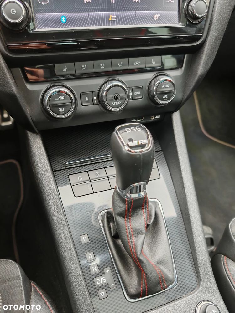 Skoda Octavia 2.0 TDI DSG RS - 22