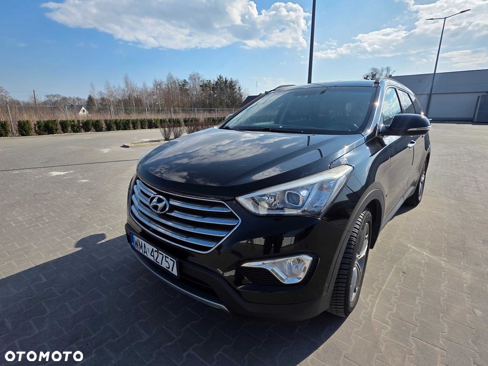 Hyundai Grand Santa Fe - 1