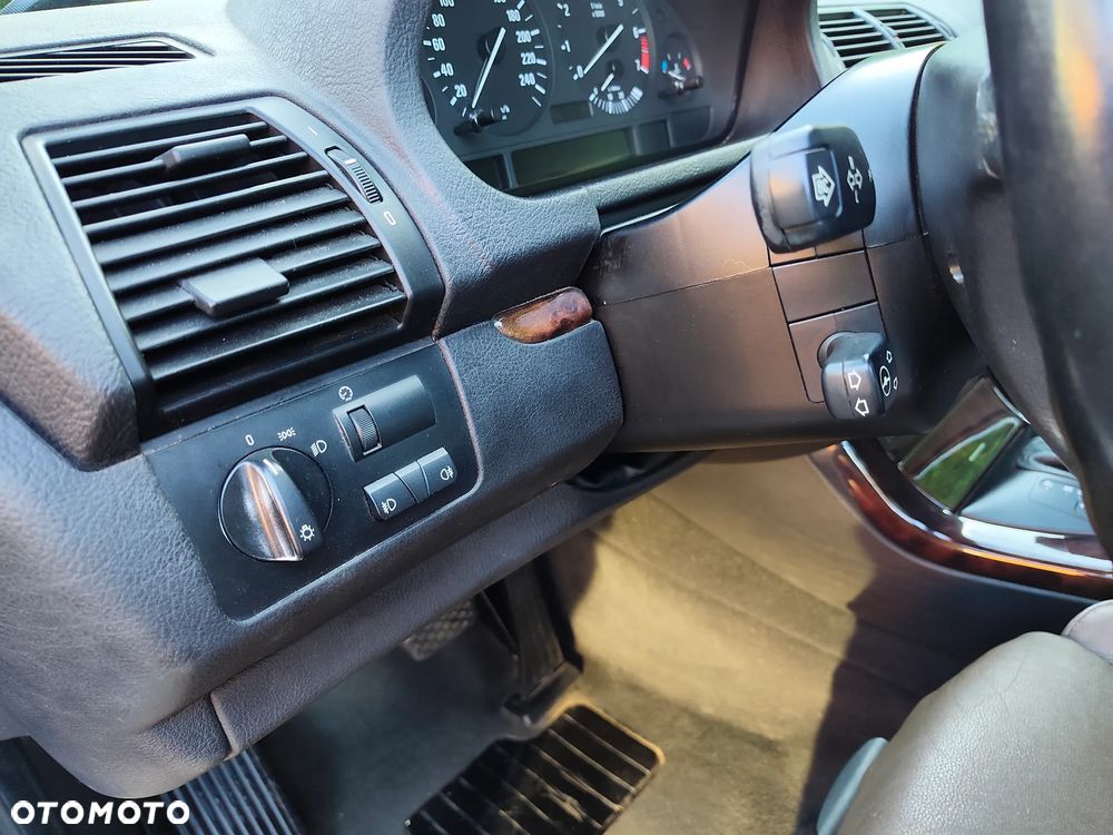 BMW X5 3.0 i Edition Exclusive Sport - 32
