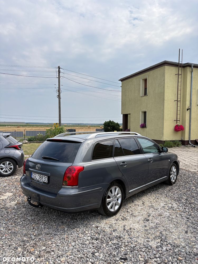 Toyota Avensis 2.0 VVT-i Executive - 2