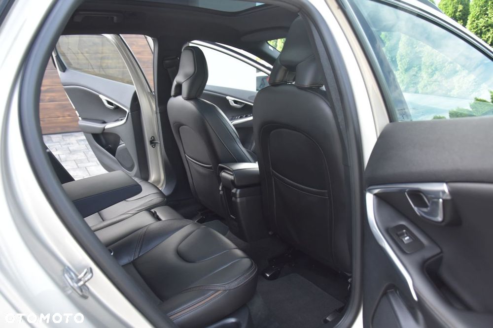 Volvo V40 Cross Country T3 Drive-E Summum - 23