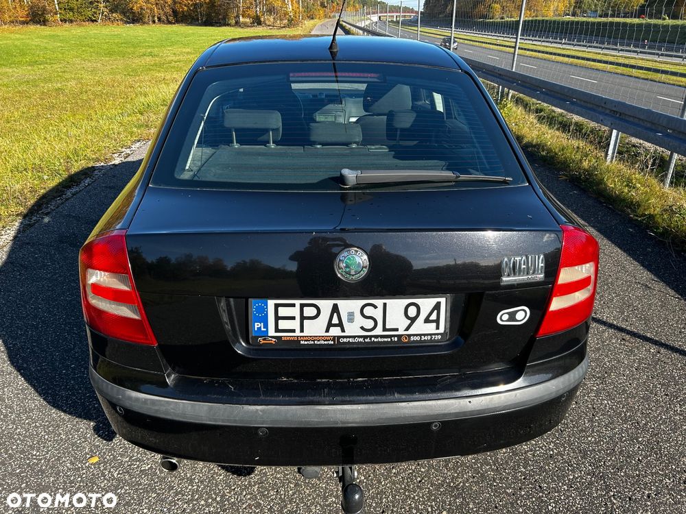 Skoda Octavia 1.6 Ambiente - 10