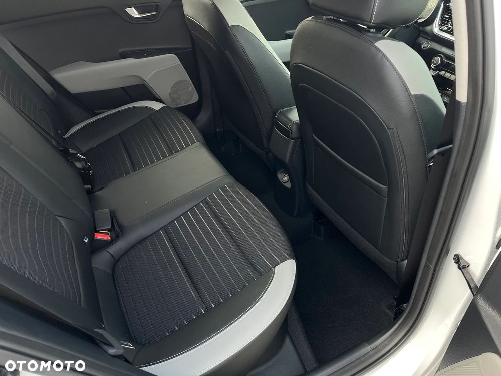 Kia Stonic - 12