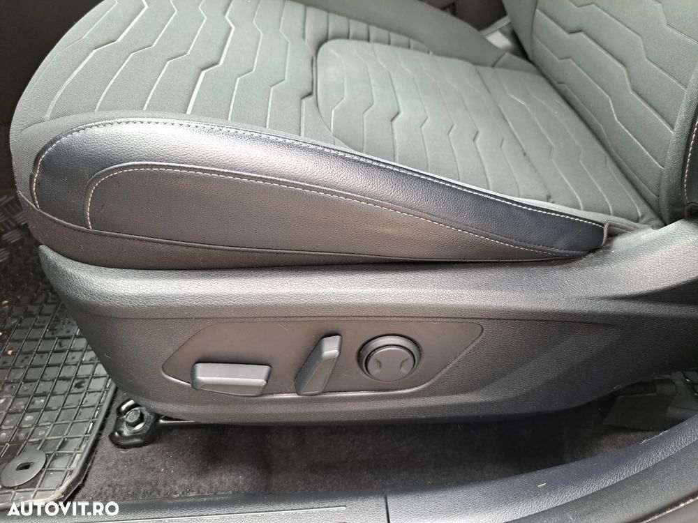 Kia Sportage 1.6 T-GDI MHEV 7DCT HP 4x2 Business Line - 17