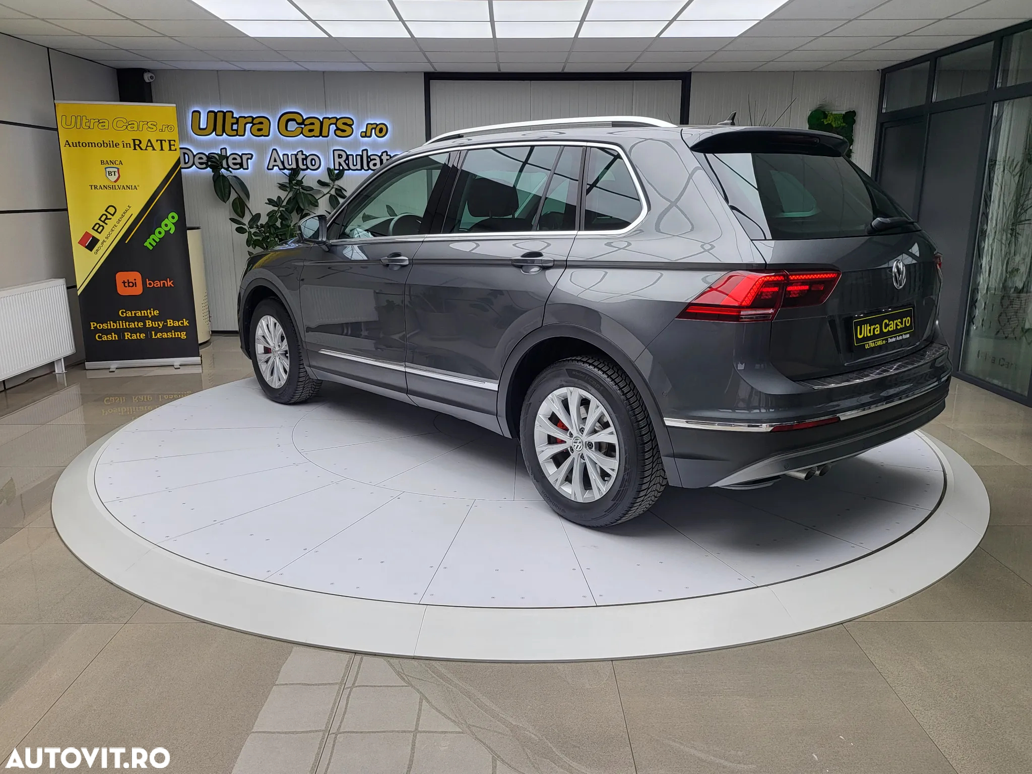 Volkswagen Tiguan 2.0 TDI DSG Elegance - 4