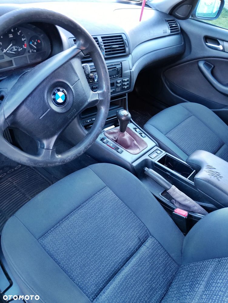 BMW Seria 3 318i - 8
