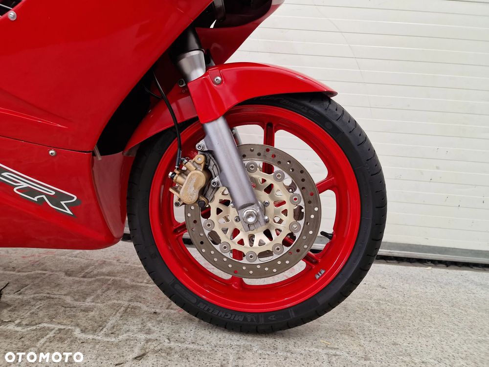 Honda VFR - 22